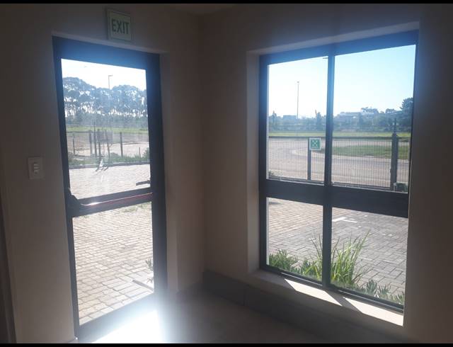 302M² WAREHOUSE TO LET IN FISANTEKRAAL INDUSTRIAL